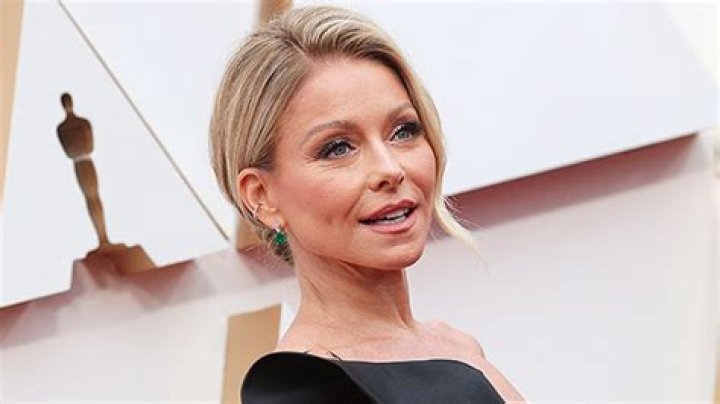16 Gorgeous Stars Turning 50 In 2020 Who Haven’t Aged A Day: Kelly Ripa, Mariah Carey, & More