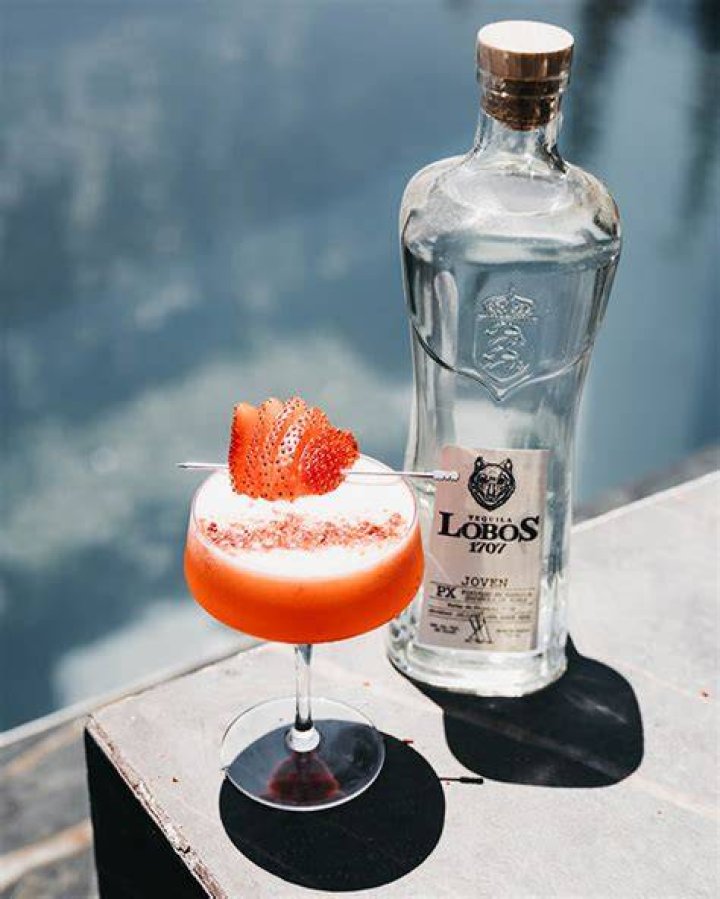 20 Cocktails & Wines To Say Goodbye To Summertime & Get You Ready For The Fall
