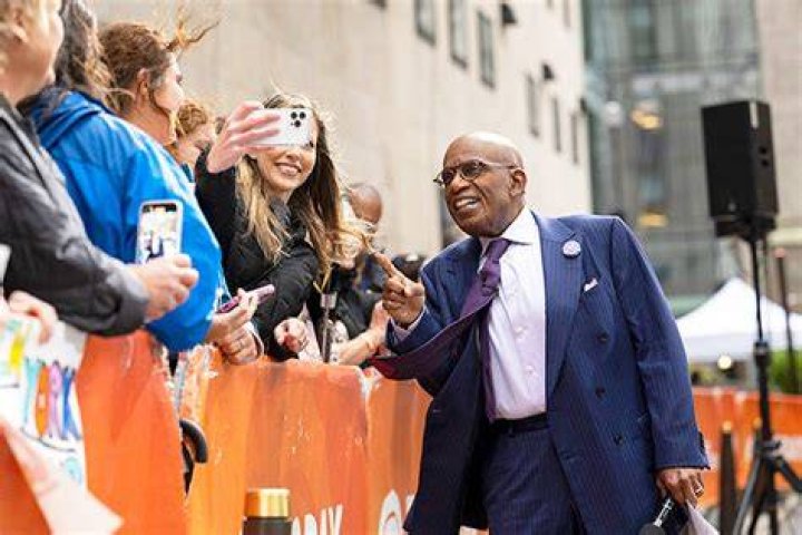 Al Roker In Tears As ‘Today’ Staff Sings Him Christmas Serenade – Hollywood Life