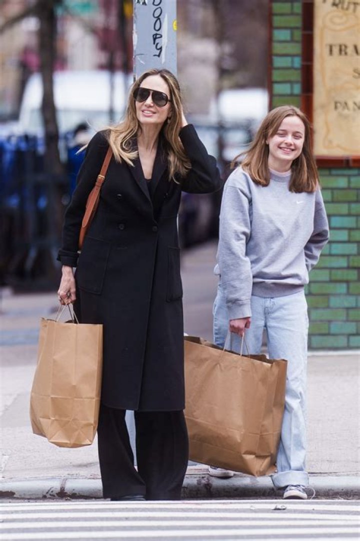 Angelina Jolie Bonds With Look-Alike Daughter Vivienne, 10, On Shopping Date — Cute Pic