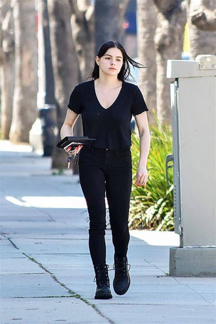 Ariel Winter Flaunts Black Outfit At Gray Studios In Los Angeles – Hollywood Life