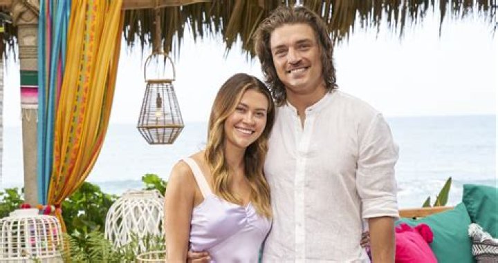 ‘Bachelor In Paradise’ Recap: Dean Makes An Unexpected Return To Win Caelynn Back From Connor