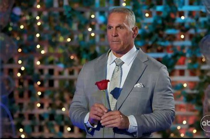 ‘Bachelor’ Recap — Hometown Dates Throw LOTS Of Curve Balls At Sean Lowe – Hollywood Life