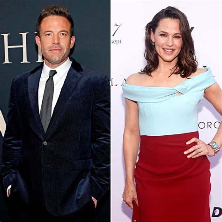 Ben Affleck & Ex-Wife Jennifer Garner Reunite At Kids’ School After His Lakers Date With J.Lo — Photos