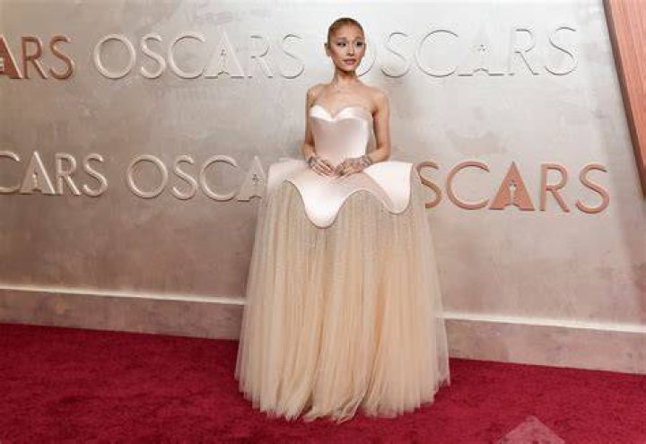 Blush Dresses At Oscars — 2018 Pics Of Pink Gowns