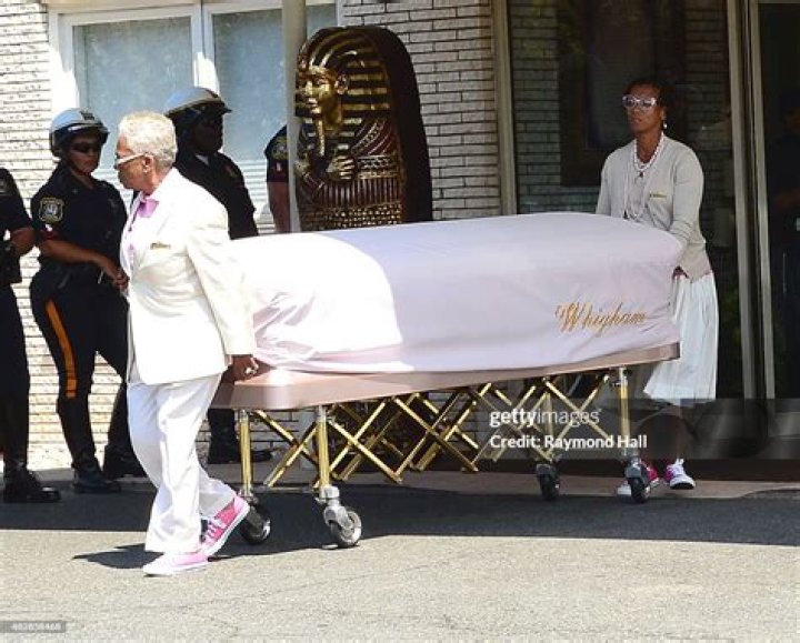 Bobbi Kristina Brown’s Funeral & Wake — Pics Of Service – Hollywood Life