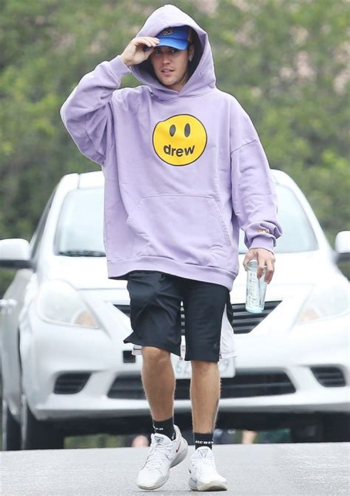 Celebrities Hiking: Justin Bieber & More Getting Exercise On Hikes