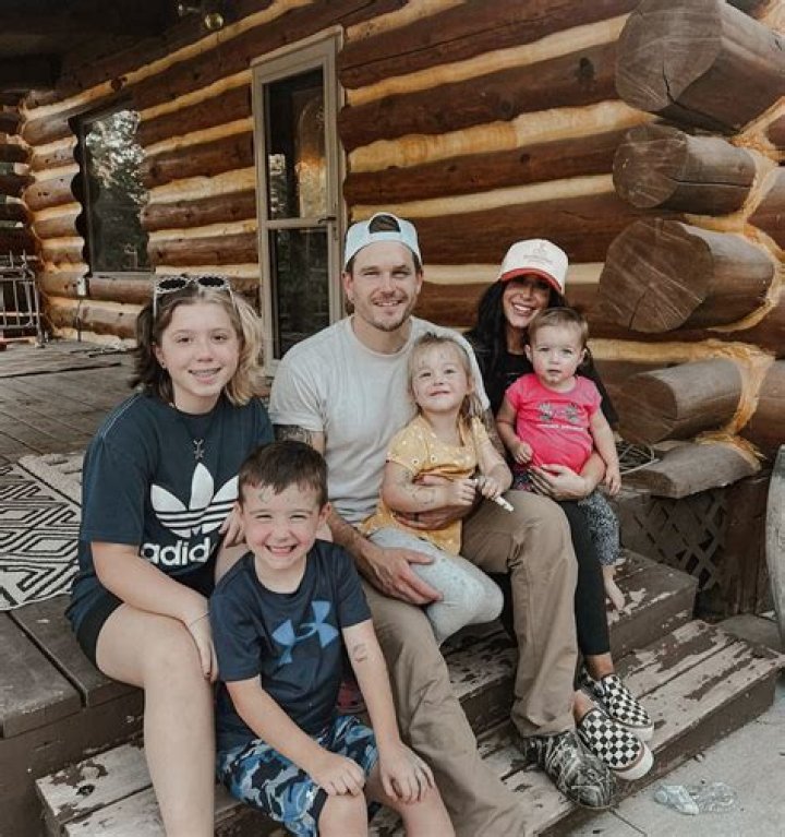 Chelsea Houska & Cole DeBoer’s Daughter Layne, 2, ‘Melts’ Her Dad’s Heart In Sweet New Snap