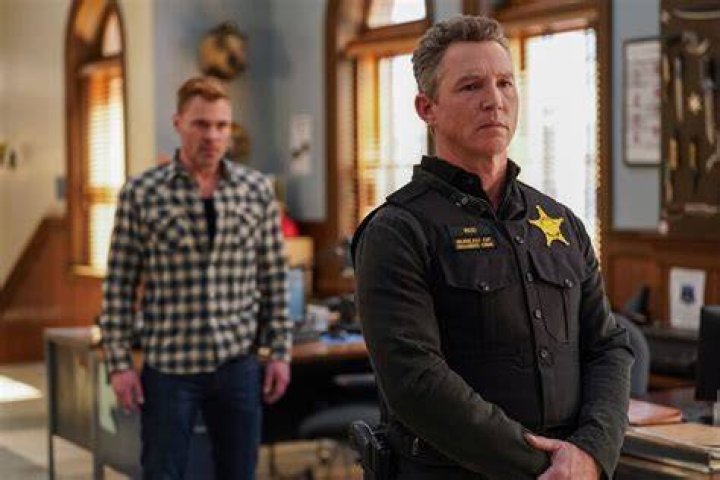 ‘Chicago P.D.’ — Season 6 Photos – Hollywood Life