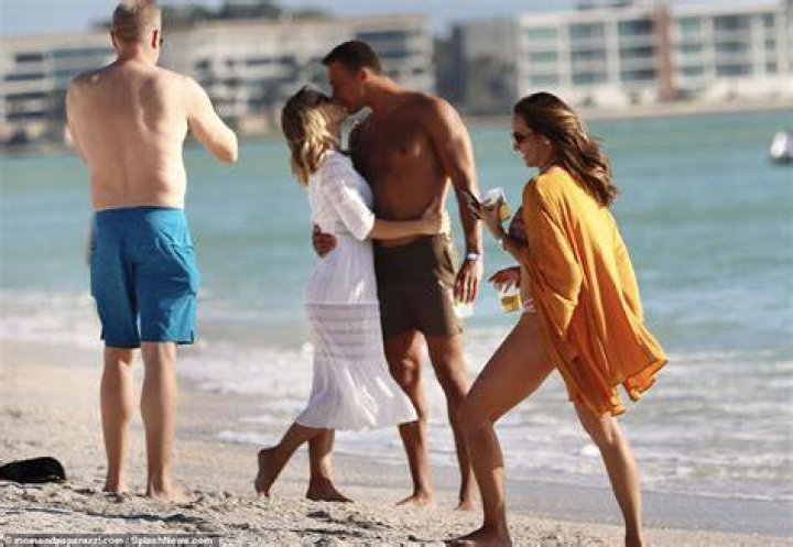 Clare Crawley Jumps Into Dale Moss’ Arms As They Take Romantic Walk On The Beach — Watch