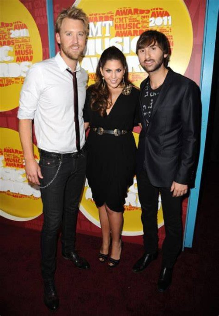 CMT Music Awards Red Carpet 2011 — Justin Bieber, Lauren Alaina, Scotty McCreery & More!
