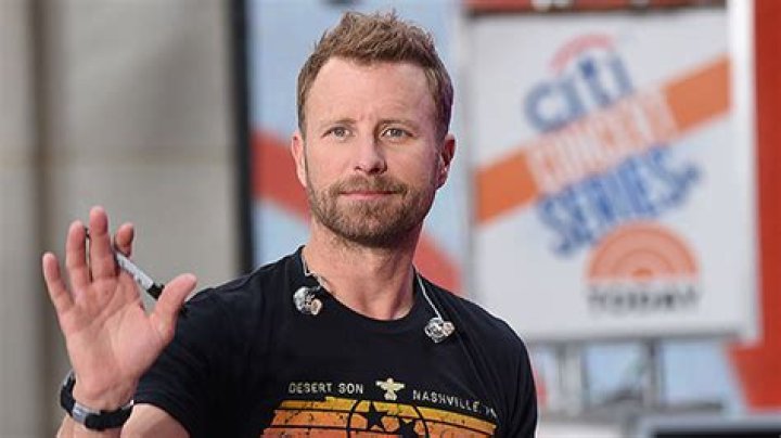 Dierks Bentley & His Daughter Go Bra Shopping In Funny New Video – Hollywood Life