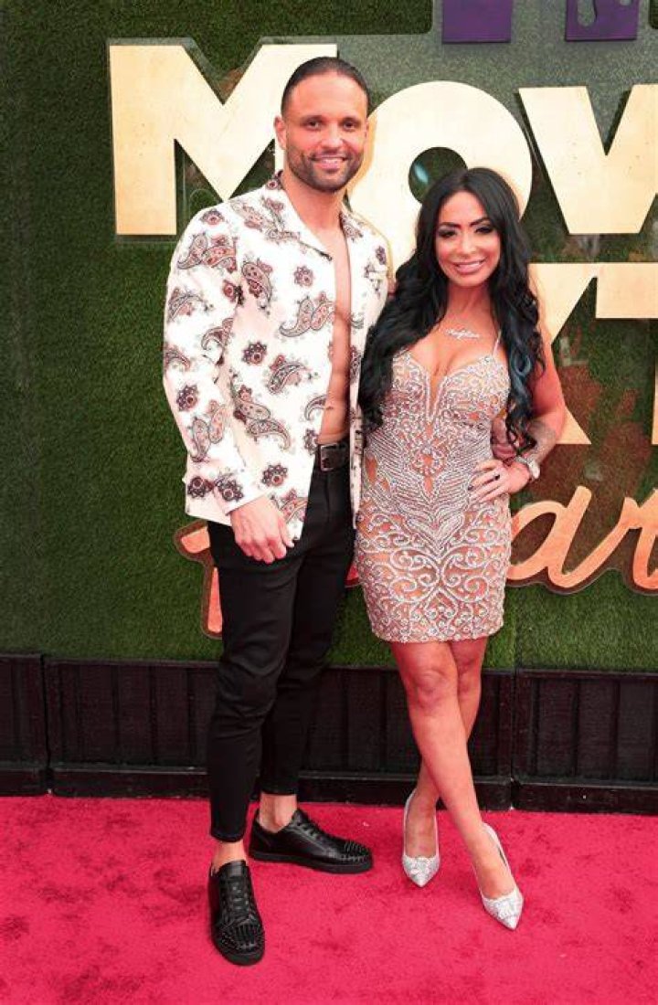 Do They Hook Up On ‘Jersey Shore’ – Hollywood Life
