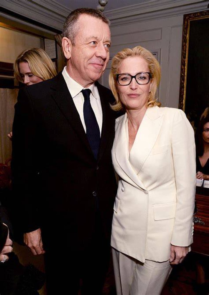 Gillian Anderson & Peter Morgan Confirm They’re Back Together – Hollywood Life