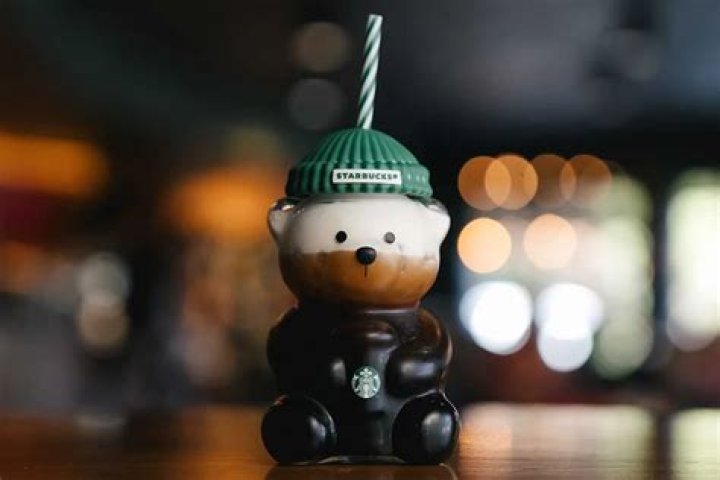 ‘GoT’ Fans Freaking Out After Noticing Starbucks Cup Left On Table During New Episode