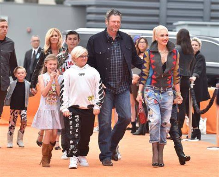 Gwen Stefani’s Kids Signed As Witnesses For Wedding To Blake Shelton – Hollywood Life