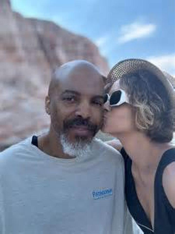 Halle Berry Wears Just Her Underwear As She Snuggles & Dances Next To BF Van Hunt – Watch