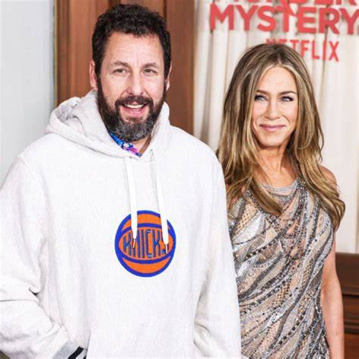 Jennifer Aniston Says Adam Sandler Sends Her Flowers On Mother’s Day – Hollywood Life