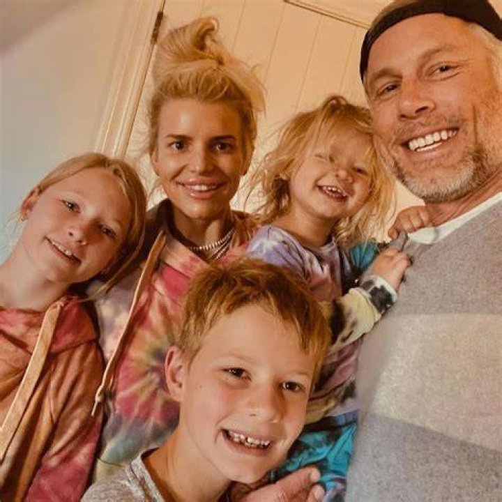 Jessica Simpson Praises Her ‘Beautiful Kiddos’ Maxwell, 7, & Ace, 6, On Their Holiday Concert: ‘Amazing Job’