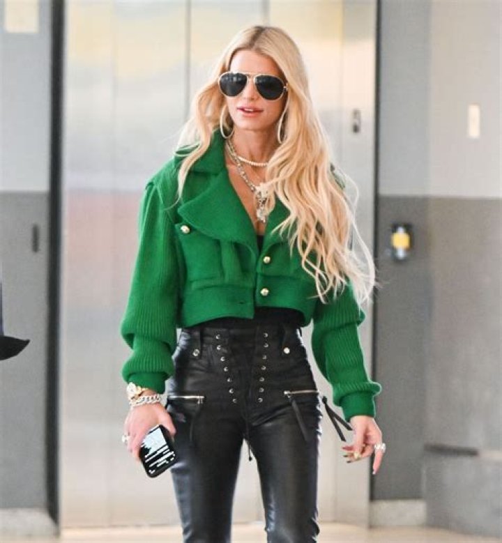 Jessica Simpson Rocks Tight Leather Pants & Cropped Jacket For Sexy Look While Out & About: Photos