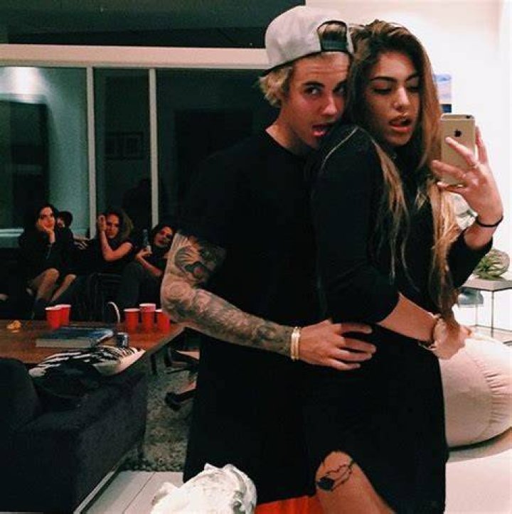 Justin Bieber Cozies Up To Chantel Jeffries’ Cousin In New Photo: Just Friends?