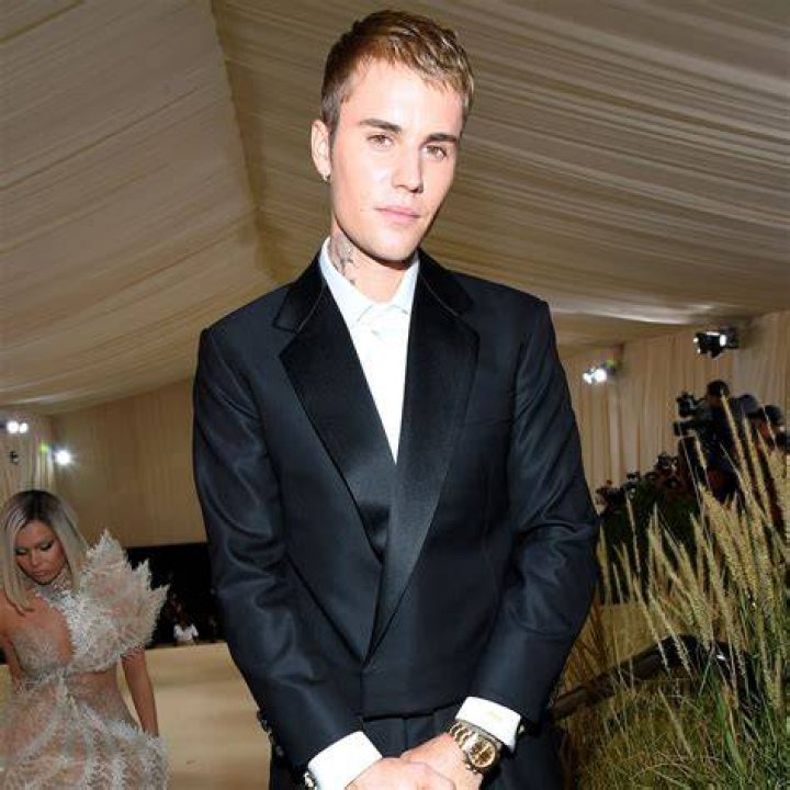 Justin Bieber’s Opening Acts For 2017 — See Who’s Touring With Him – Hollywood Life