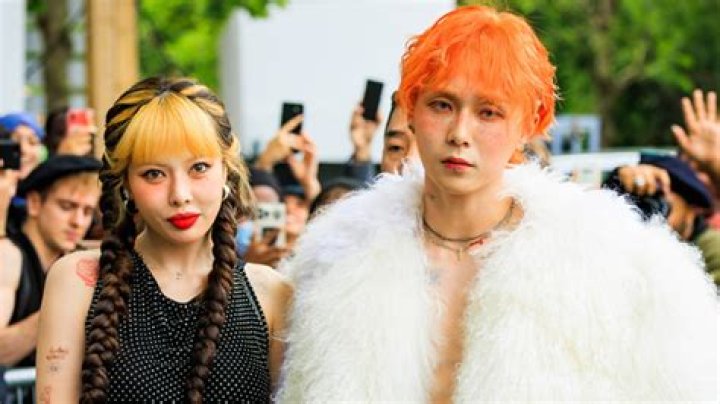 K-Pop Singers Announce Breaup – Hollywood Life