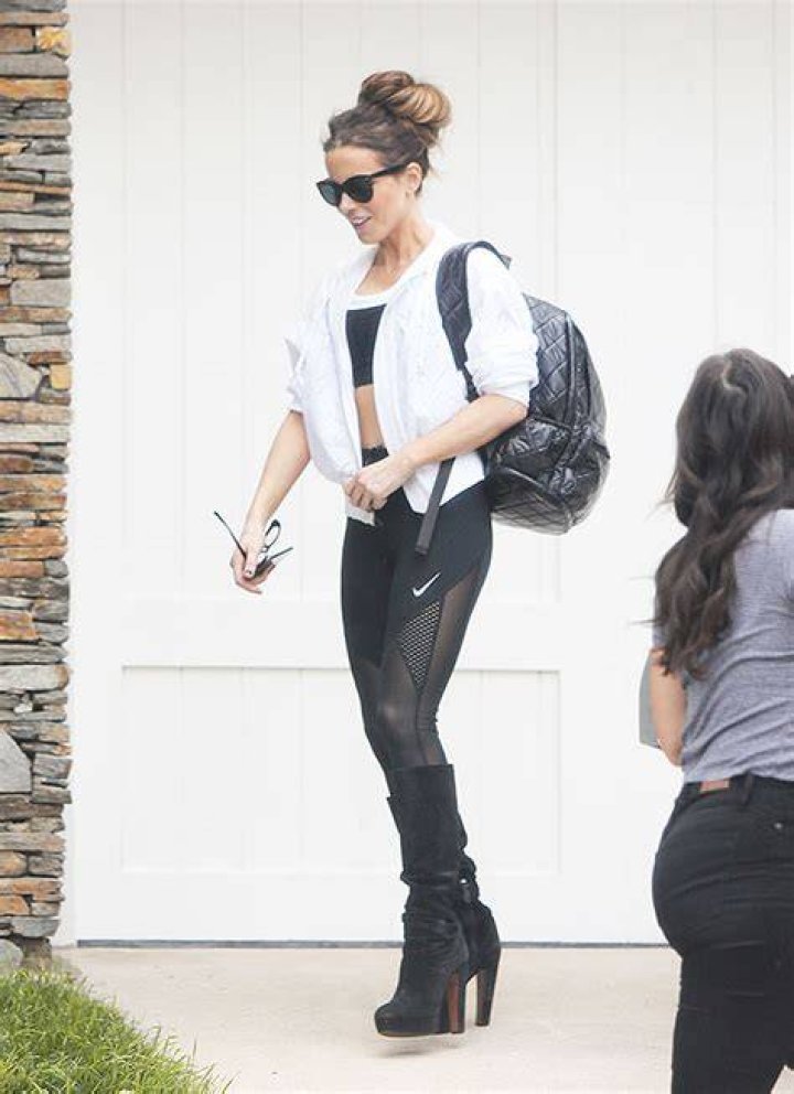 Kate Beckinsale In Sports Bra & Leggings In Los Angeles – Pics – Hollywood Life