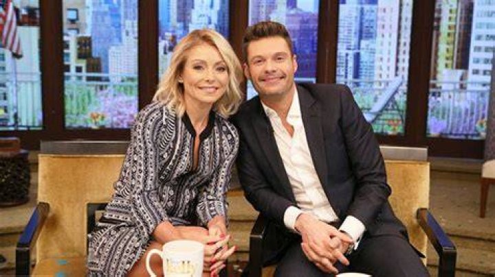 Kelly Ripa Filming ‘Live’ While Quarantined In Caribbean With Family – Hollywood Life