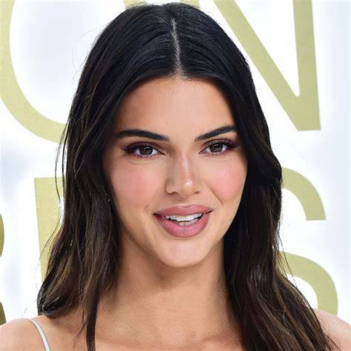 Kendall Jenner's Sexy New White Sands Bikini Shoot! Photos!