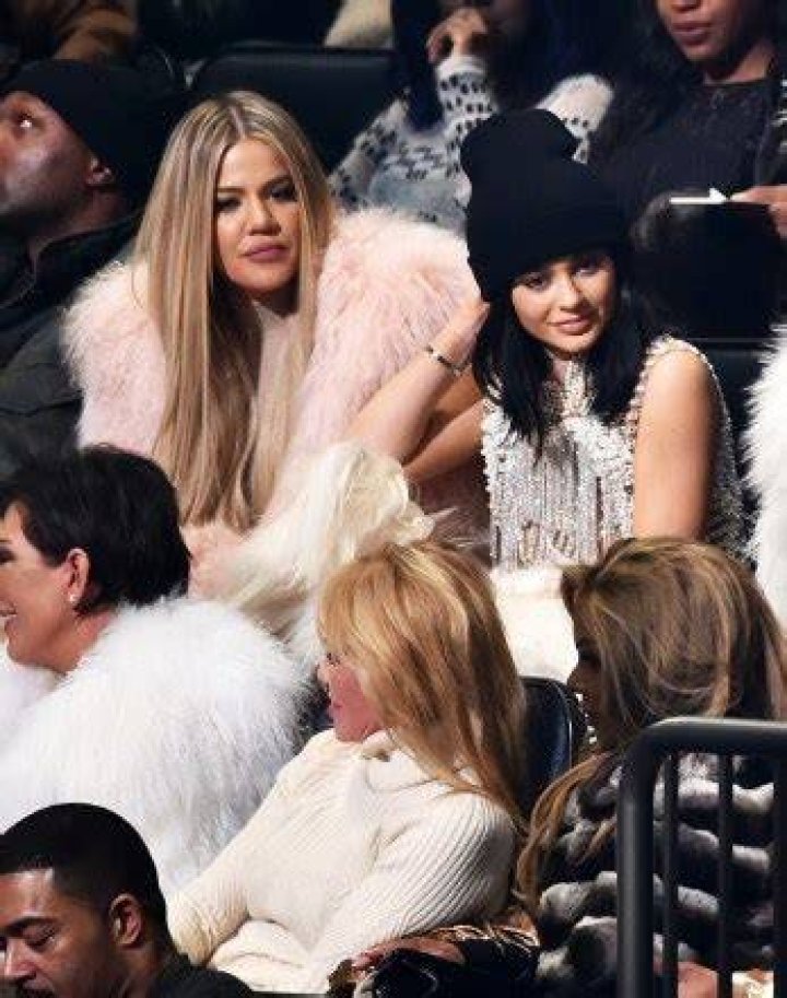 Kendall & Kylie Making Caitlyn A Priority After Kourtney Wedding Snub – Hollywood Life