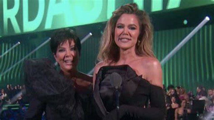 Khloe Kardashian Fans Think She Looks Unrecognizable During PCA Speech – Hollywood Life