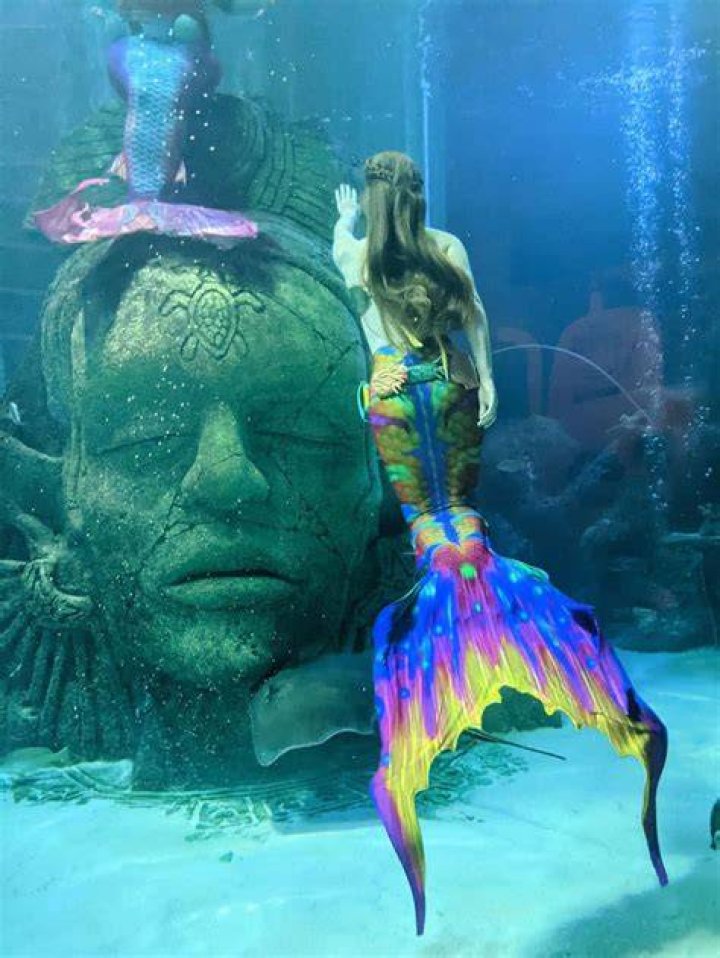 Kim Kardashian Rocks A Bikini & Looks Like A ‘Beautiful’ Mermaid In New Underwater Photo
