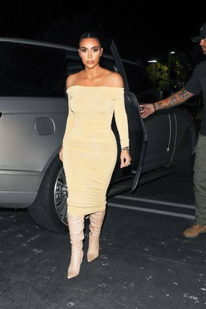 Kim Kardashian’s Tightest Dresses Of All Time — Pics – Hollywood Life