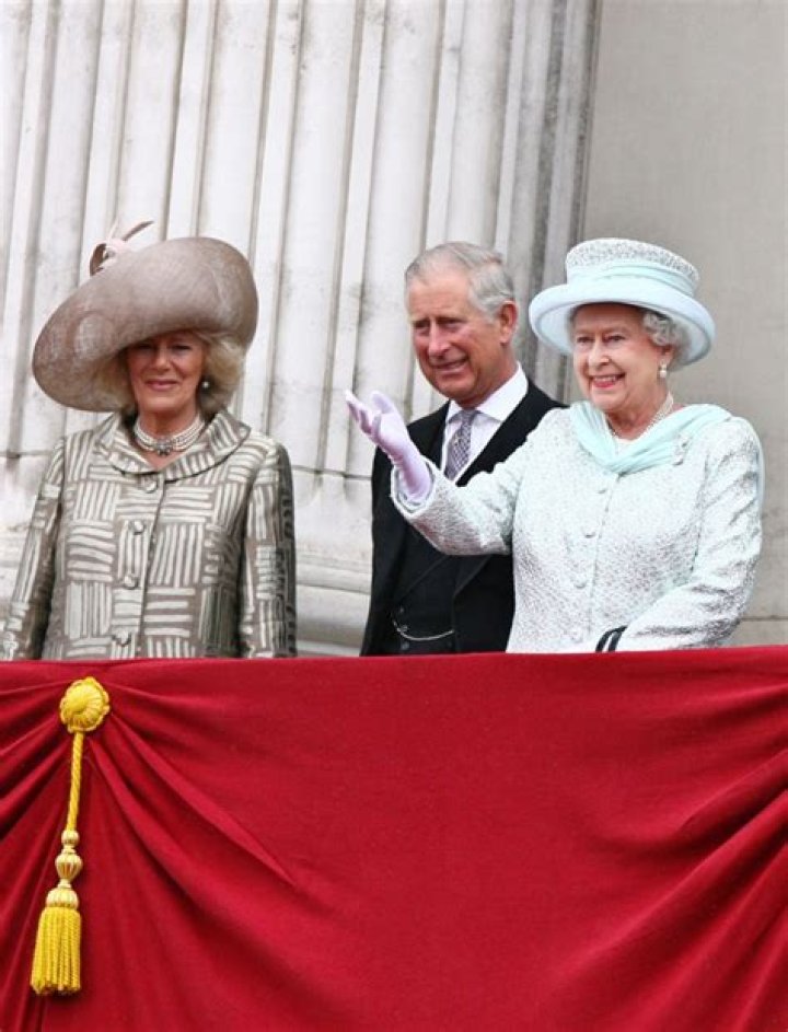 King Charles & Camilla Parker Bowles: Photos – Hollywood Life