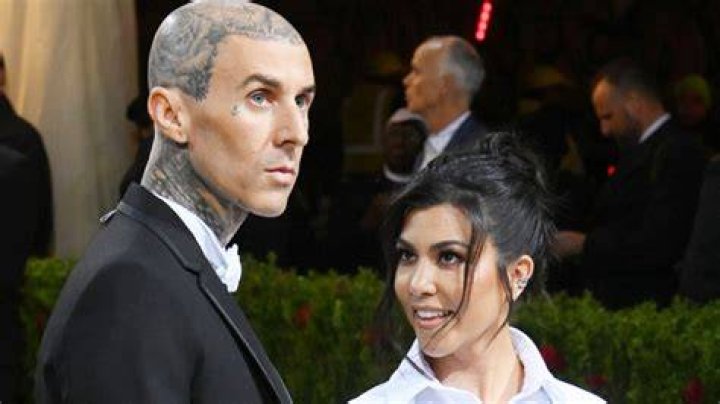 Kourtney Kardashian On Dad Robert’s Death & Marriage TO Travis Barker – Hollywood Life