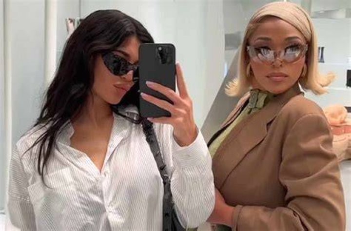 Kourtney Kardashian’s Fans Think She Threw Shade At Jordyn Woods With Snake Necklace