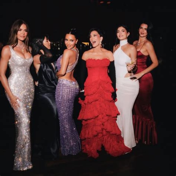 Kris Jenner’s Super Hot Bikini Selfie: Challenging Kim Kardashian As Selfie Queen? See Pic