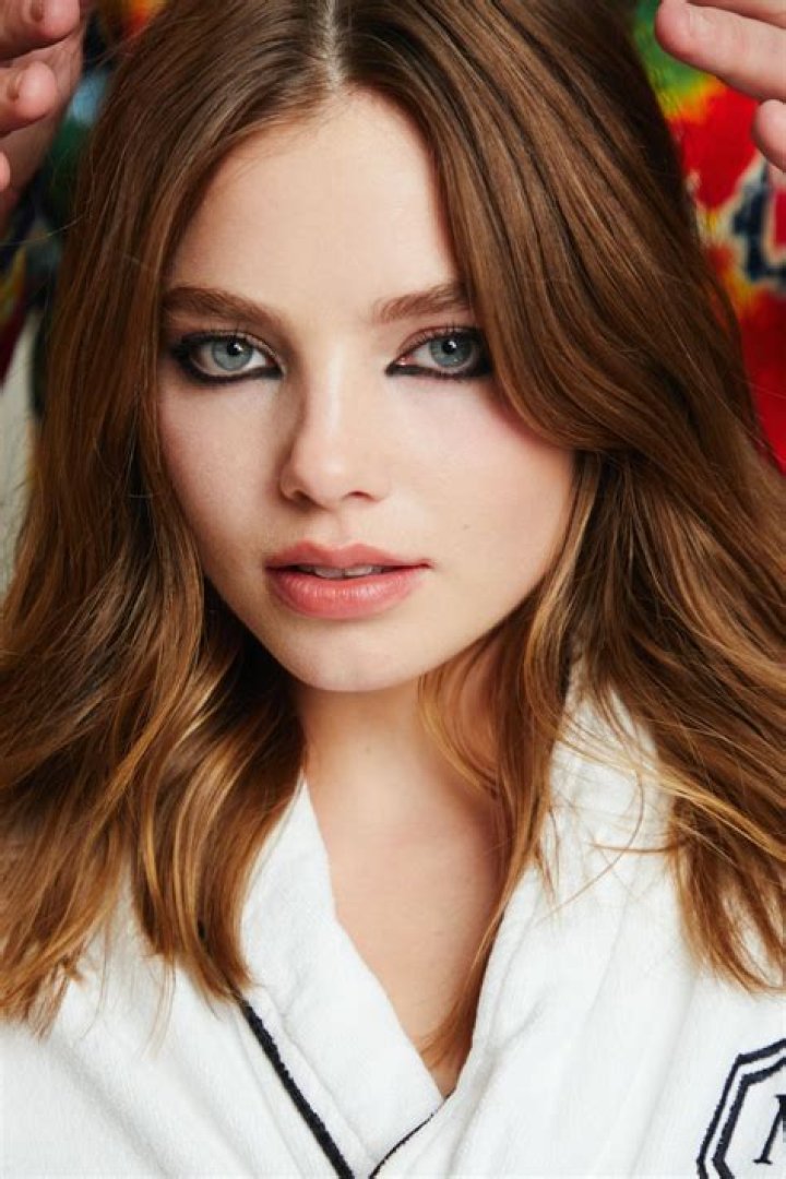 Kristine Froseth — Photos