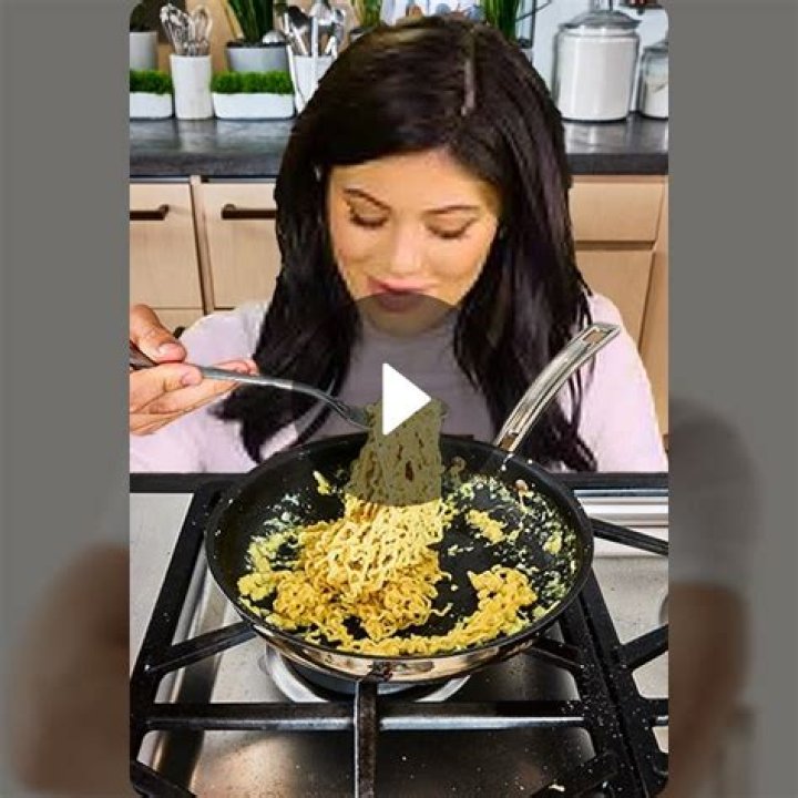 Kylie Jenner’s Ramen Recipe Has Fans Freaking Out — See Tweets – Hollywood Life