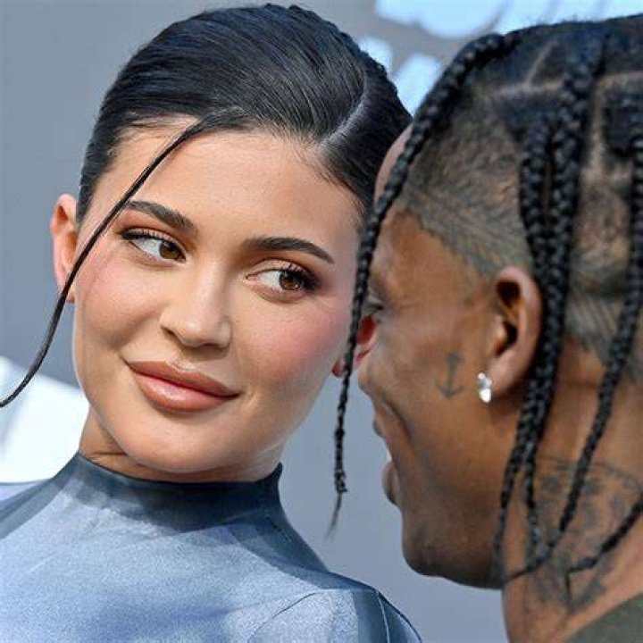 Kylie Jenner & Travis Scott & 11 More Sexy Couples Who Flaunt Hot PDA On Magazine Covers