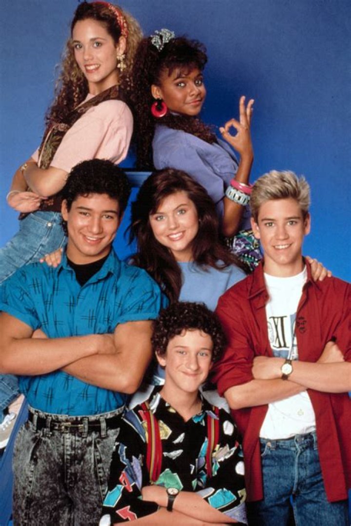 Lark Voorhies & ‘Saved By The Bell’ Co-Stars Mourn Dustin Diamond After Dying Of Lung Cancer