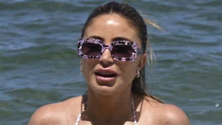 Larsa Pippen Lounges By A Pool In Sexy Swimsuit With Cutouts — Pic – Hollywood Life