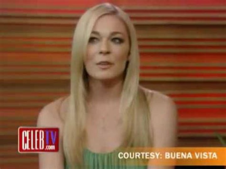 LeAnn Rimes Caught Kissing Sexy Girl Friend In String Bikini — Shocking Pics