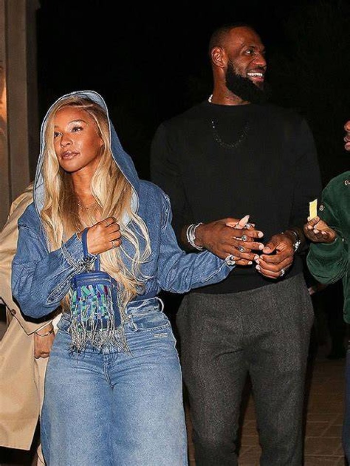 Lebron James & More – Hollywood Life