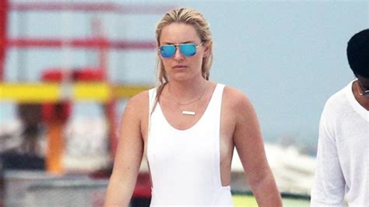 Lindsey Vonn’s Bikini While Sunbathing With Dogs: Photos – Hollywood Life