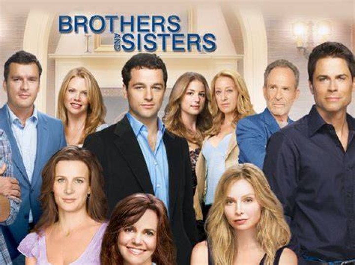 Meet Her 4 Brothers And Sisters – Hollywood Life