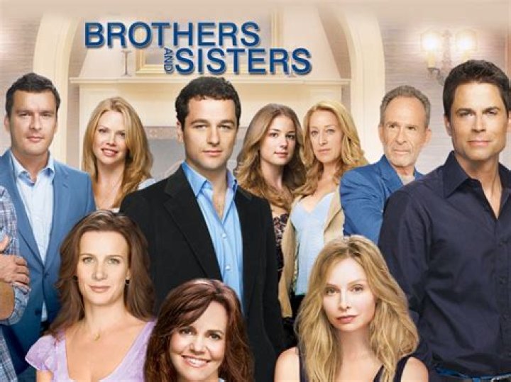 Meet Her 5 Brothers & Sisters – Hollywood Life