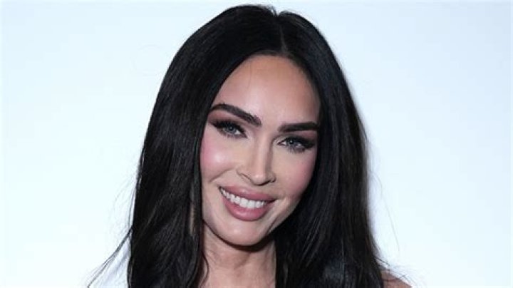 Megan Fox Moisturizes Her Skin With this Unique Product – Hollywood Life