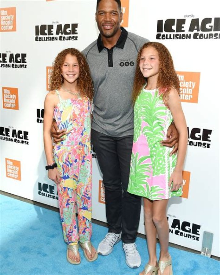 Michael Strahan Talks His Twin Daughters Growing Up: Exclusive – Hollywood Life